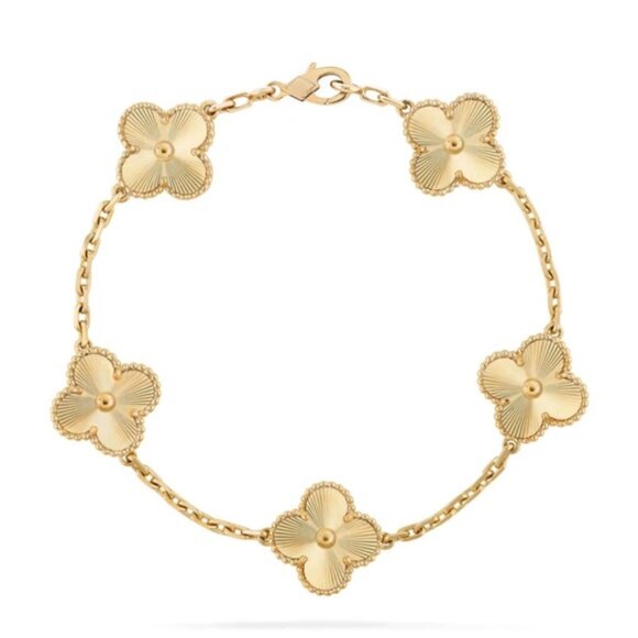 Elegant Gold Flower Bracelet - Picture 1 of 4